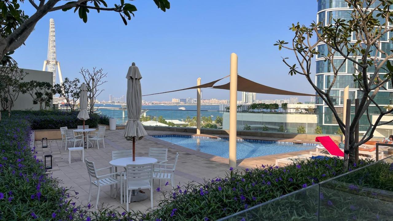 Waves Holiday Home - Waterfront Apartment With Breathtaking Sea Views Dubai Exterior foto