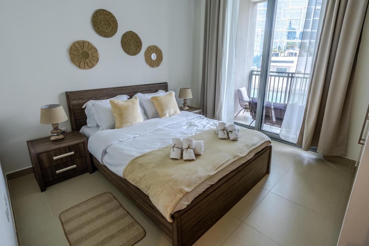 Waves Holiday Home - Waterfront Apartment With Breathtaking Sea Views Dubai Exterior foto