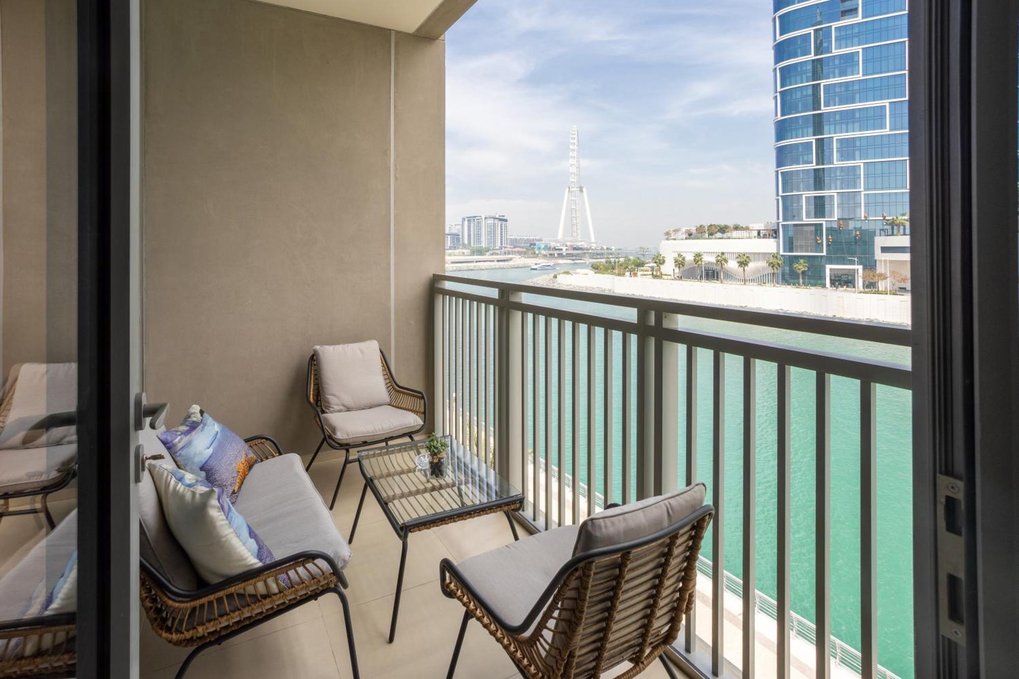 Waves Holiday Home - Waterfront Apartment With Breathtaking Sea Views Dubai Exterior foto